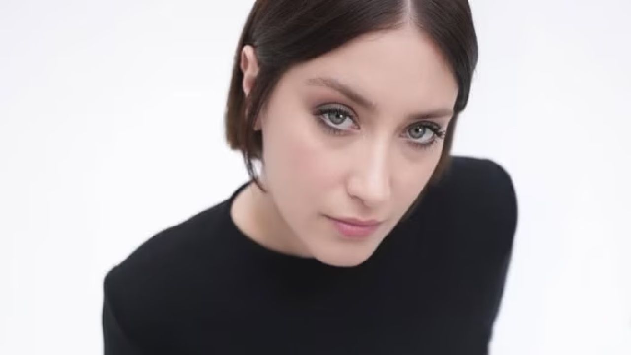 Oyuncu Hazal Kaya yasta! 10 yıl önce sahiplenmişti... 1