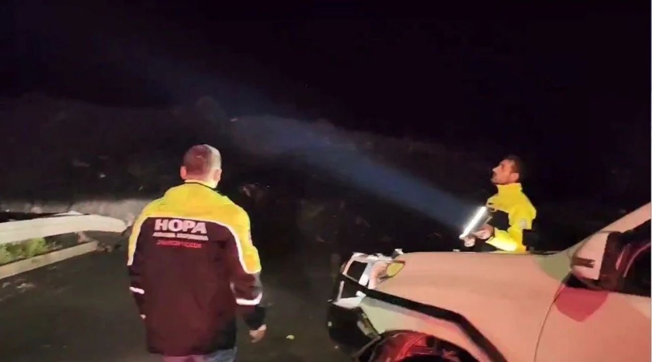 Karadeniz sahil yolu ulaşıma kapatıldı! Artvinde heyelan! Felaketin boyutu ortaya çıktı 6