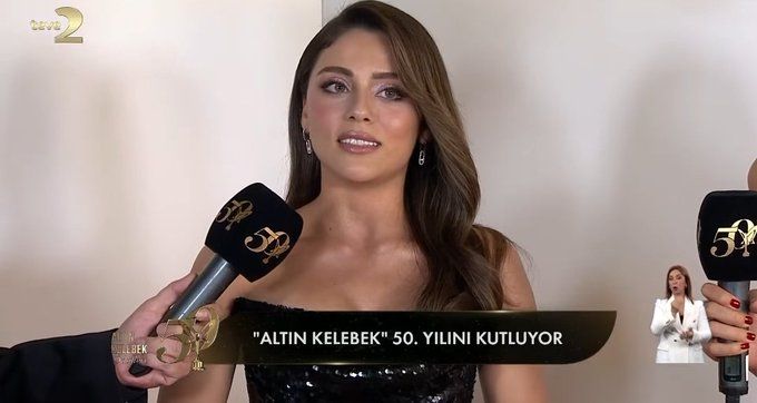 Altın Kelebek Ödül Töreni'ne güzelliğiyle damga vurmuştu! Sıla Türkoğlu'nun elbisesinin fiyatı ortaya çıktı 4