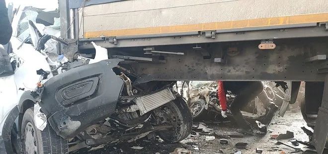 Van'da korkunç kaza! 50 araç birbirine girdi... Ölü ve yaralılar var! 3