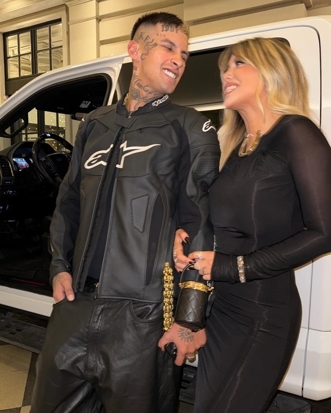 Wanda Nara, yeni yaşını genç sevgilisiyle kutladı! Birlikte havuza atladılar 5