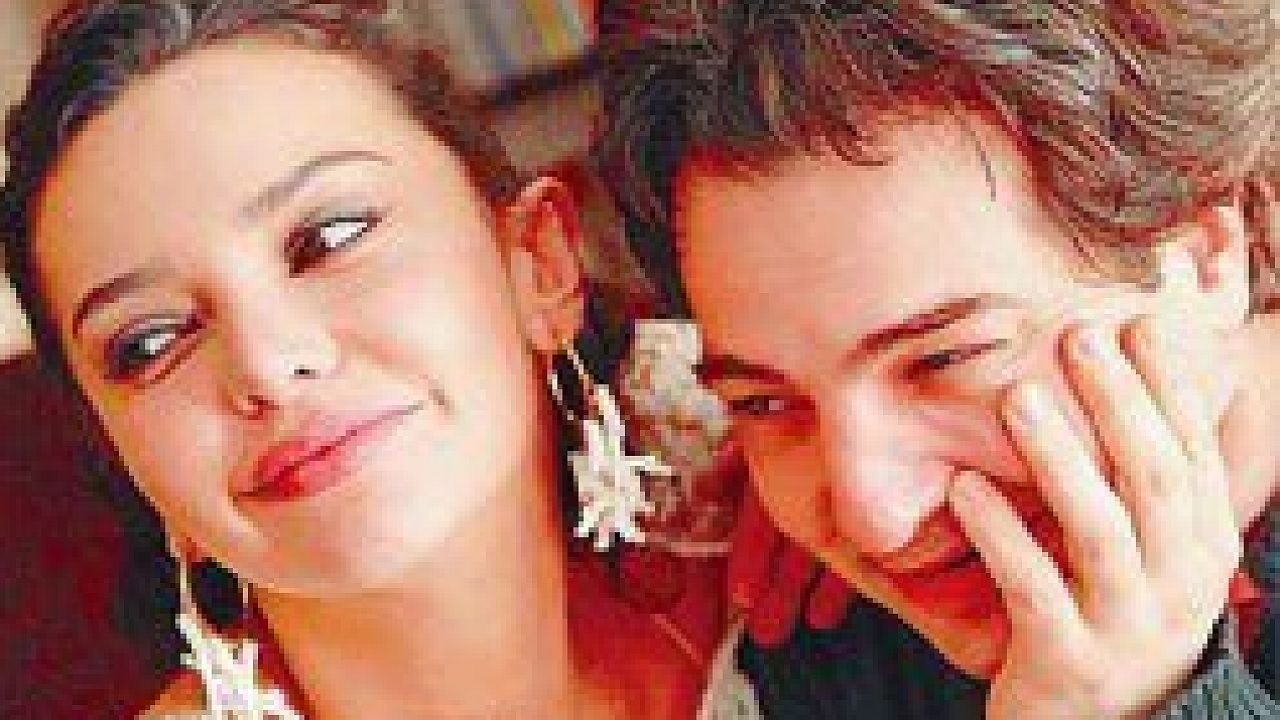 Türkiye'nin en tanınmış ünlülerinin bir zamanlar sevgili olduklarına inanamayacaksınız! İşte aşkları şaşırtan o ünlü çiftler... 6