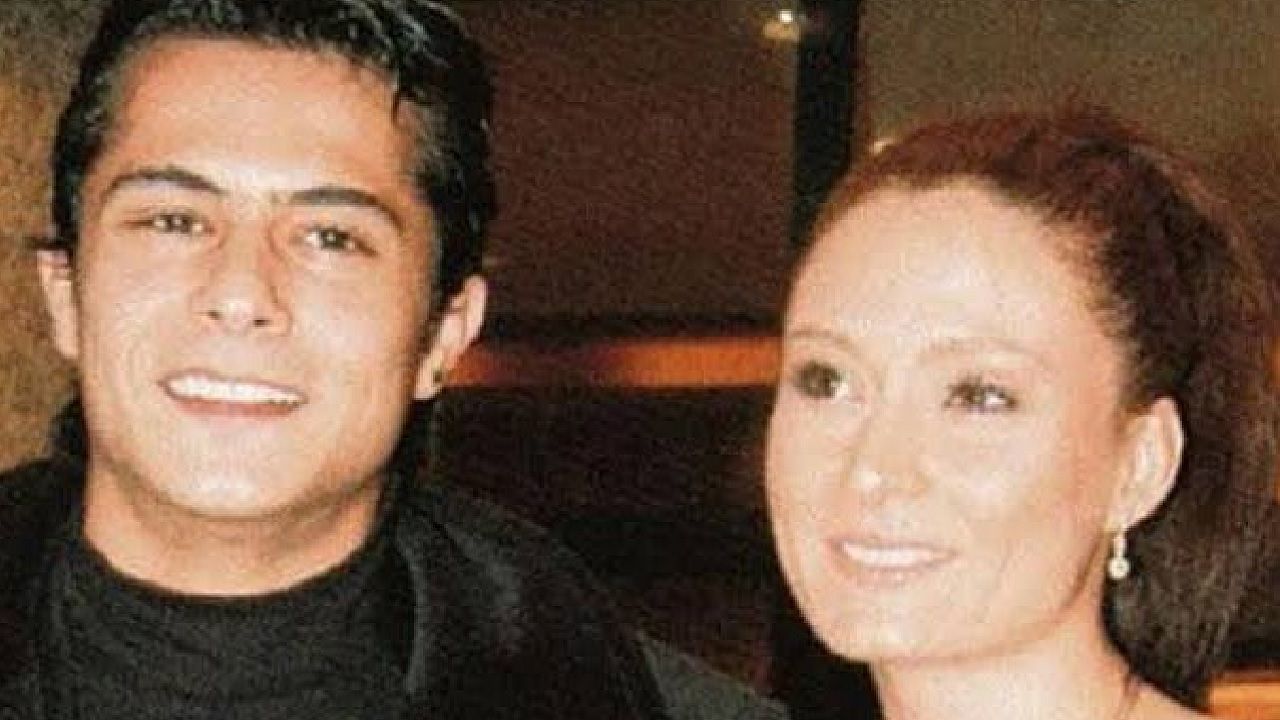 Türkiye'nin en tanınmış ünlülerinin bir zamanlar sevgili olduklarına inanamayacaksınız! İşte aşkları şaşırtan o ünlü çiftler... 9