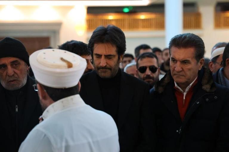 Mahsun Kırmızıgül ile Özcan Deniz küslüğü sona erdi! Acı gününde yalnız bırakmadı 2