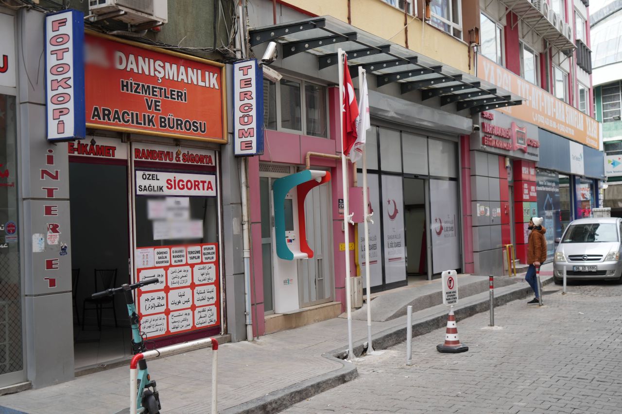 Suriyeliler ülkelerine dönmeye başladı! Dükkanları boşaltıyorlar! 3