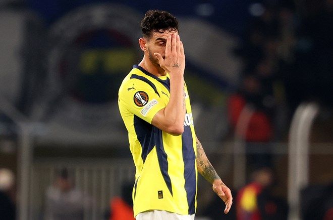 Fenerbahçe'yi yakan Samet Akaydin İspanyol basınında manşetleri süsledi! "Jose Mourinho'yu şaşkına çeviren hata" 7
