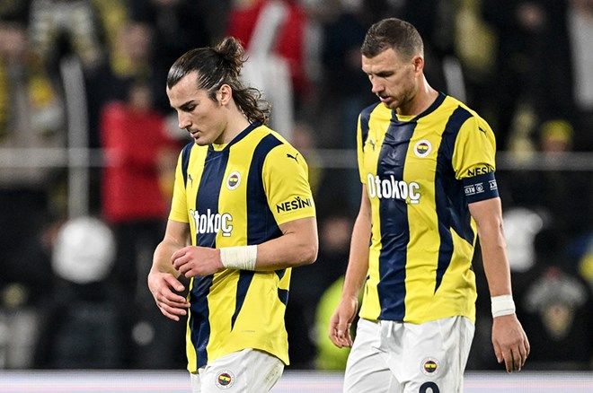 Fenerbahçe'yi yakan Samet Akaydin İspanyol basınında manşetleri süsledi! "Jose Mourinho'yu şaşkına çeviren hata" 3