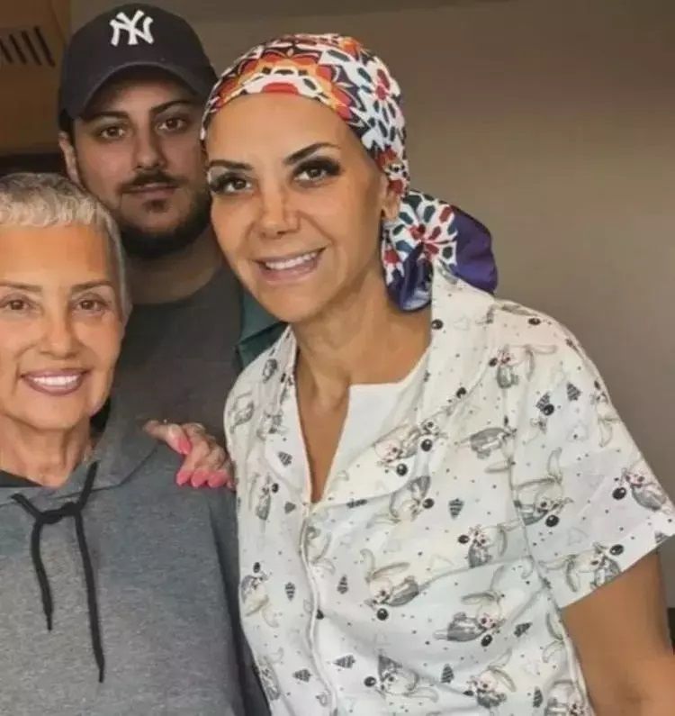 Kanserle savaşan Tanyeli hastane odasından paylaştı! 'Hakları ödenmez' 4