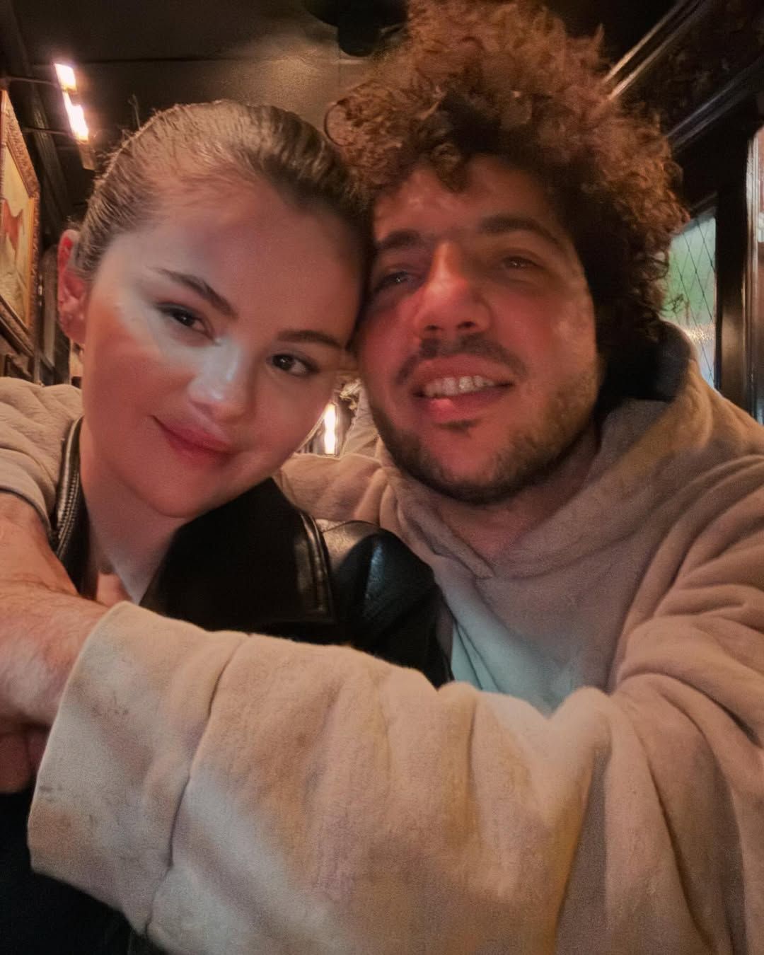 Dedikodular doğru çıktı, Selena Gomez evleniyor! Yüzüğünü paylaştı 6