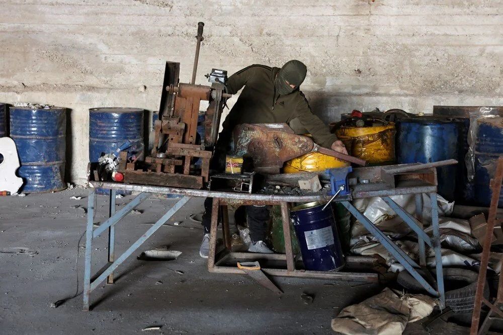 Muhalifler ortaya çıkardı: İşte Esad ailesinin Şam'daki uyuşturucu laboratuvarı! 9