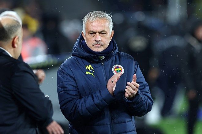 Tugay Kerimoğlu önce "Bildiğim şeyler var ama söylemek istemiyorum" dedi, sonra Jose Mourinho bombasını patlattı! 4