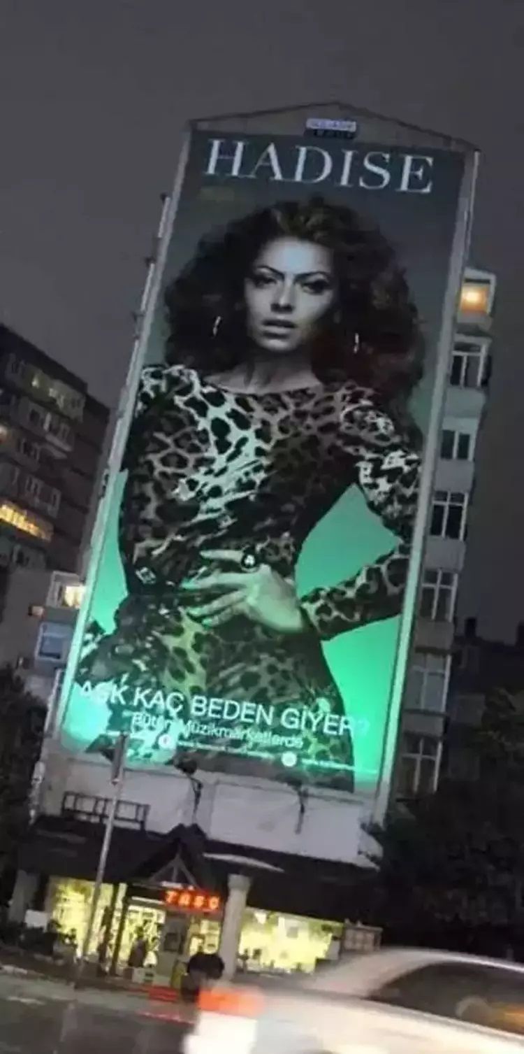 Hadise, Sinan Akçıl ile ilişkisinin neden bittiğini açıklamıştı! Sinan Akçıl'dan bomba itirafa yanıt gecikmedi 9