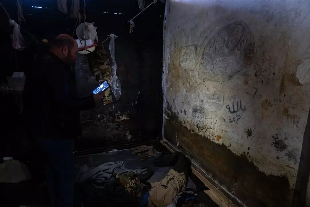 İnsanlar ''Filisitin Şubesi''nde acılar içinde kıvrandı! İşte Esad'ın işkence merkezinden tüyler ürperten görüntüler 12