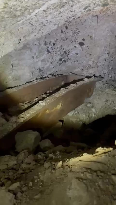 Hatay'da son dakika haberi! Bu görüntüden tarih çıktı! İçinde mezar da var! 4