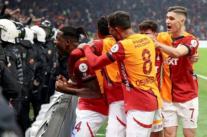 Sergen Yalçın'dan Okan Buruk'a ikaz: Çok ciddi iş alır başına. Zarar verir, bir anda ne olduğunu anlamazsın! 1