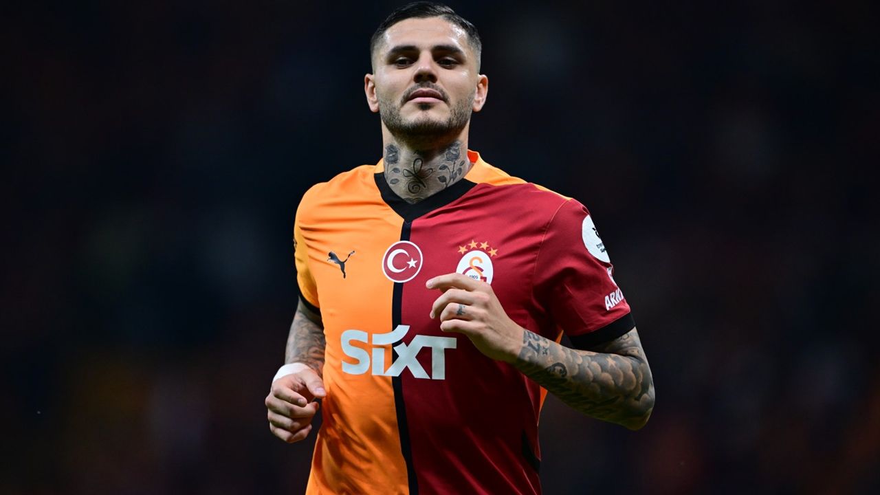 Dursun Özbek çıldırdı: Galatasaray taraftarını havalimanına dökecek transfer için düğmeye basıldı! Dünyaca ünlü yıldızın menajeri Trabzonspor maçını izlemeye geldi: 110 milyon euroluk çilek 2