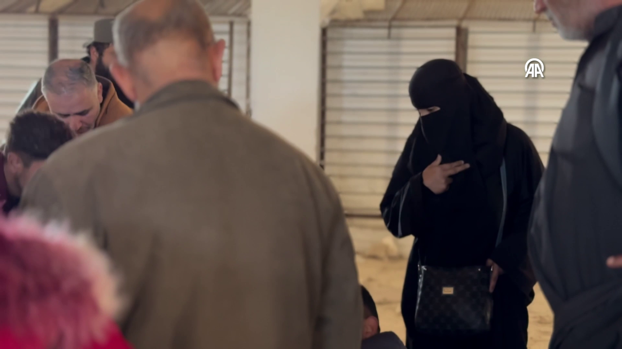 AFAD Sednaya'da! AFAD Başkanı Okay Memiş: "İnsanların uzuvlarını kaybettirebilecek işkence aletleri bulundu" 9