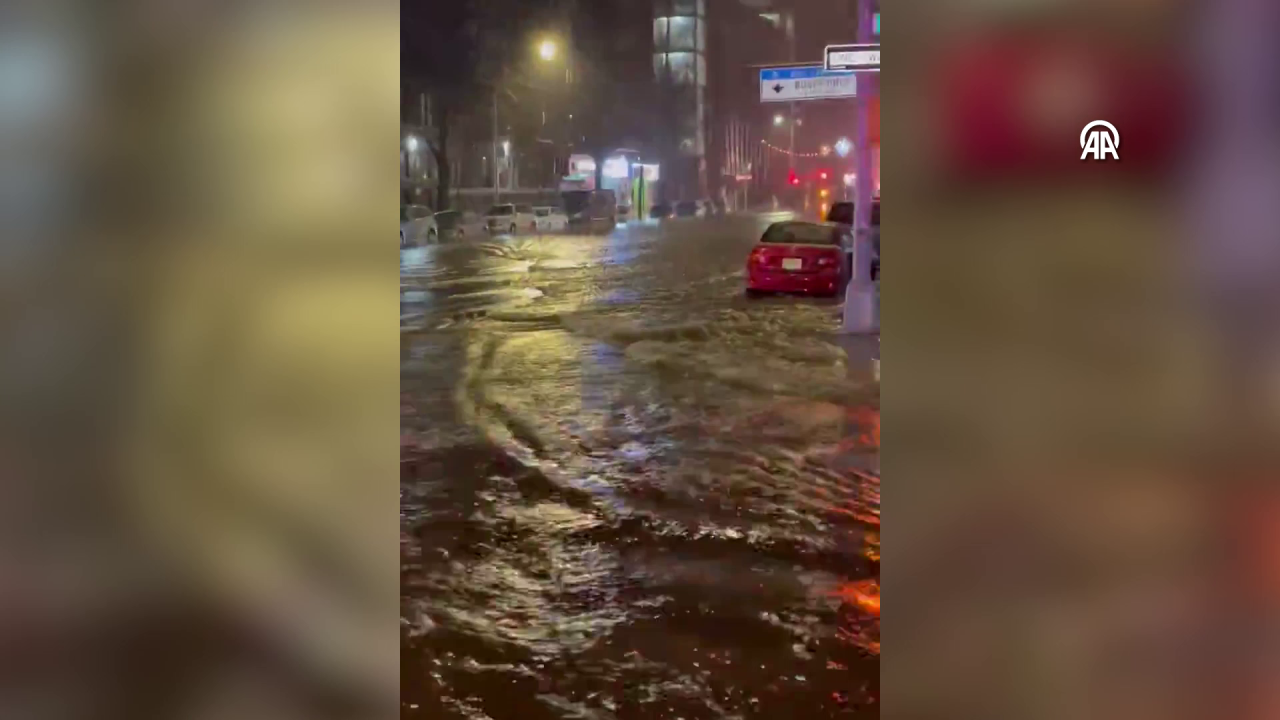 Sözde megakent! Su borusu arızalandı New York'u sel aldı! 2