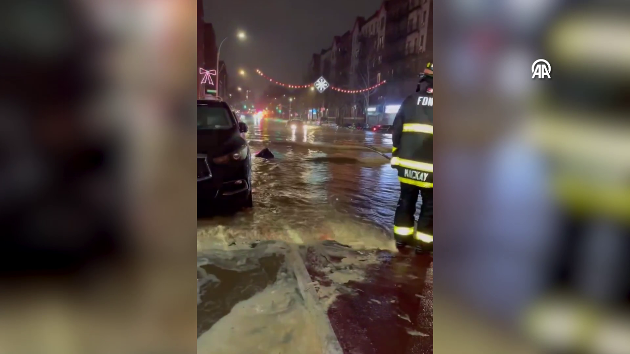 Sözde megakent! Su borusu arızalandı New York'u sel aldı! 4
