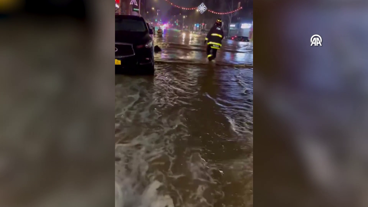 Sözde megakent! Su borusu arızalandı New York'u sel aldı! 5