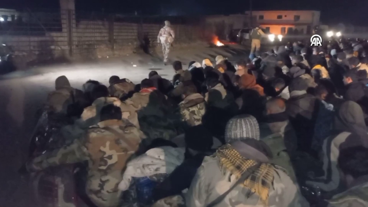 Esad Rejiminin kaçan askerleri geri döndü! Irak’tan Suriye’ye toplu iade 9