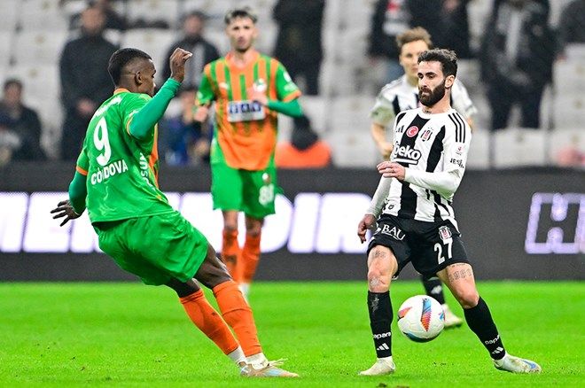 Sergen Yalçın Beşiktaş'ı yerden yere vurdu, Pep Guardiola'ya çağrıda bulundu! 8