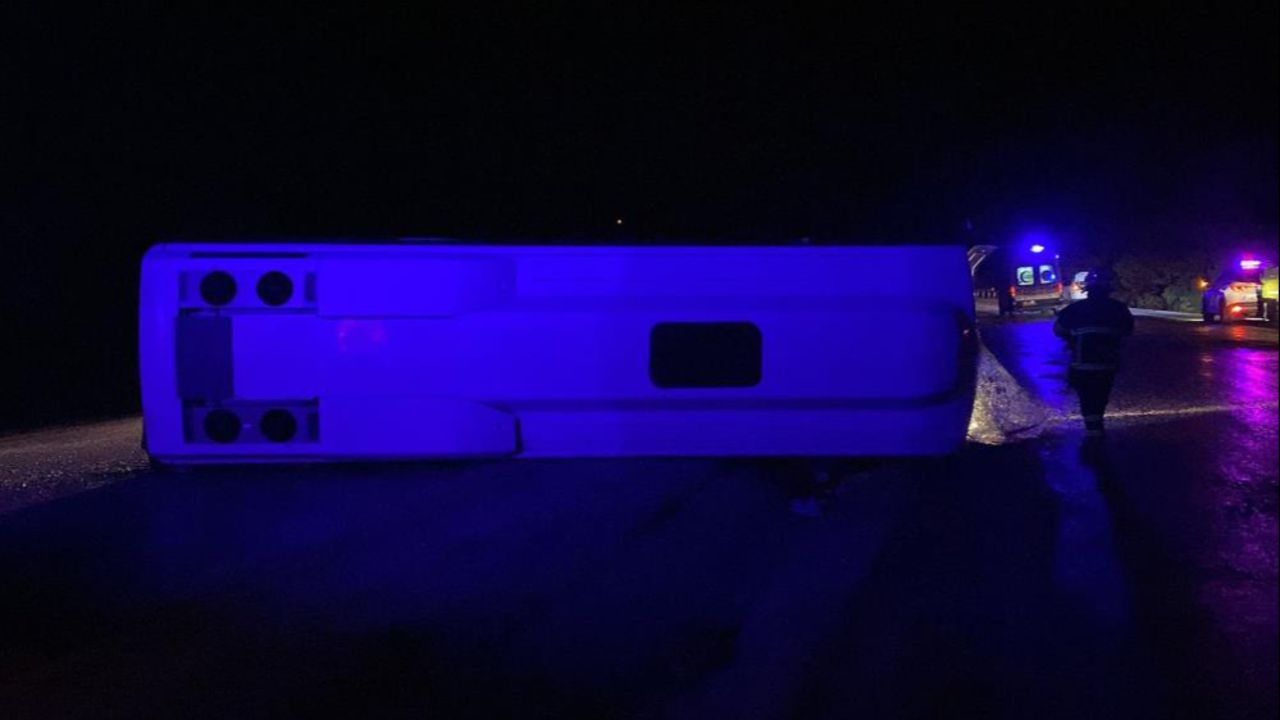 Kastamonu'da can pazarı! Cenazeye giden midibüs devrildi! Ölü ve yaralılar var... 2