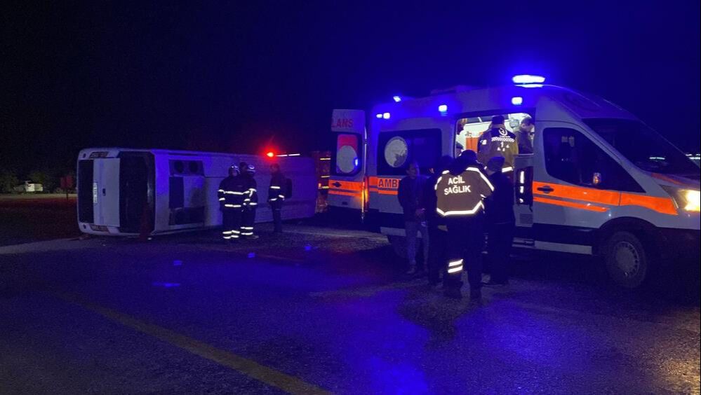 Kastamonu'da can pazarı! Cenazeye giden midibüs devrildi! Ölü ve yaralılar var... 4