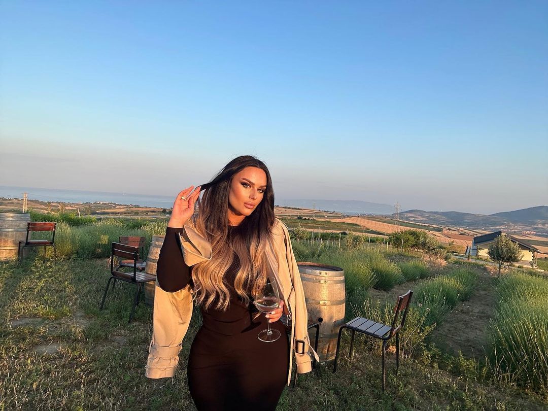 Kısmetse Olur yarışmacısı Yaren Dağ tesettüre girdi! 6