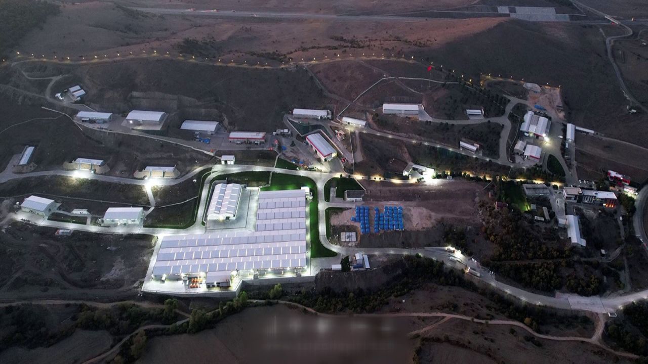 Önce camlar sallandı, sonra alev topu geldi! Balıkesir Karesi'deki fabrika faciasını köylüler anlattı! 3