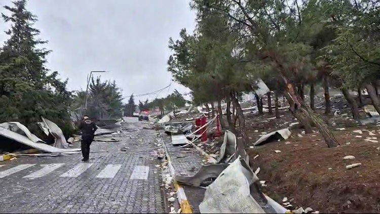 Önce camlar sallandı, sonra alev topu geldi! Balıkesir Karesi'deki fabrika faciasını köylüler anlattı! 5
