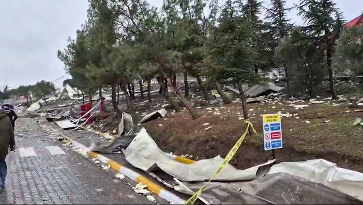 Önce camlar sallandı, sonra alev topu geldi! Balıkesir Karesi'deki fabrika faciasını köylüler anlattı! 6