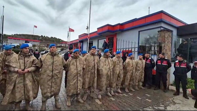 Önce camlar sallandı, sonra alev topu geldi! Balıkesir Karesi'deki fabrika faciasını köylüler anlattı! 2