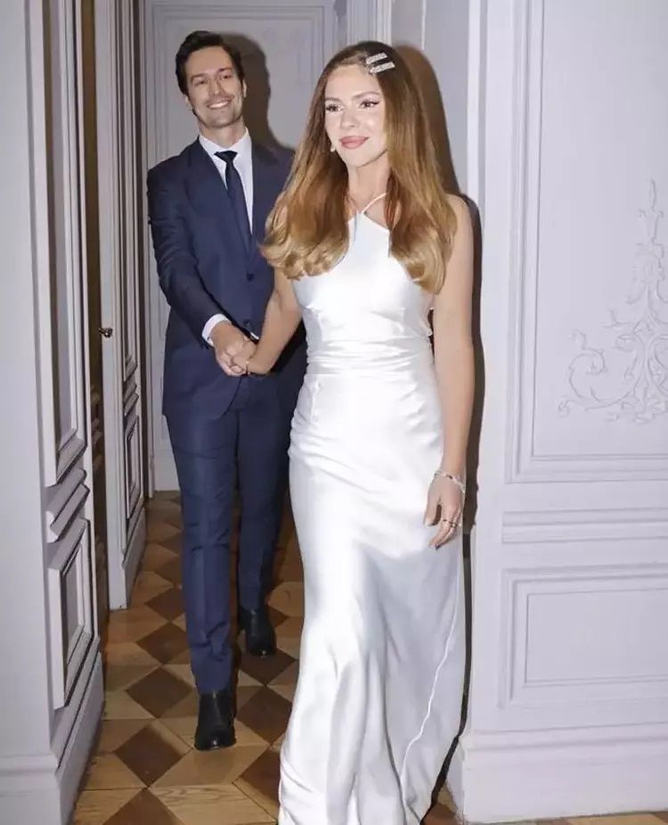 Feyyaz Şerifoğlu ile Merve Dinçkol nişanlandı! 5