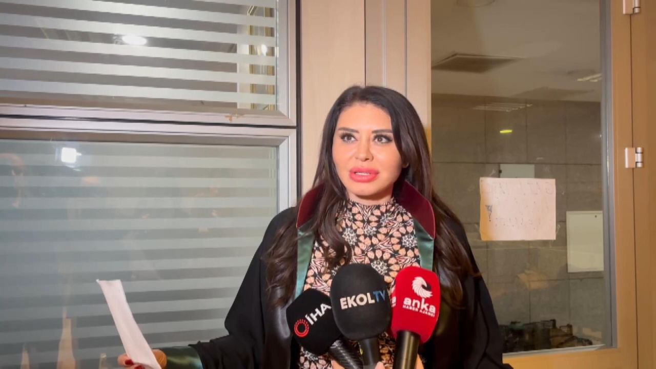 Ebru Polat avukatlığa geri döndü! İsmini kullanan dolandırıcıların peşine düştü: Bir çeteyi çökertiyoruz 7
