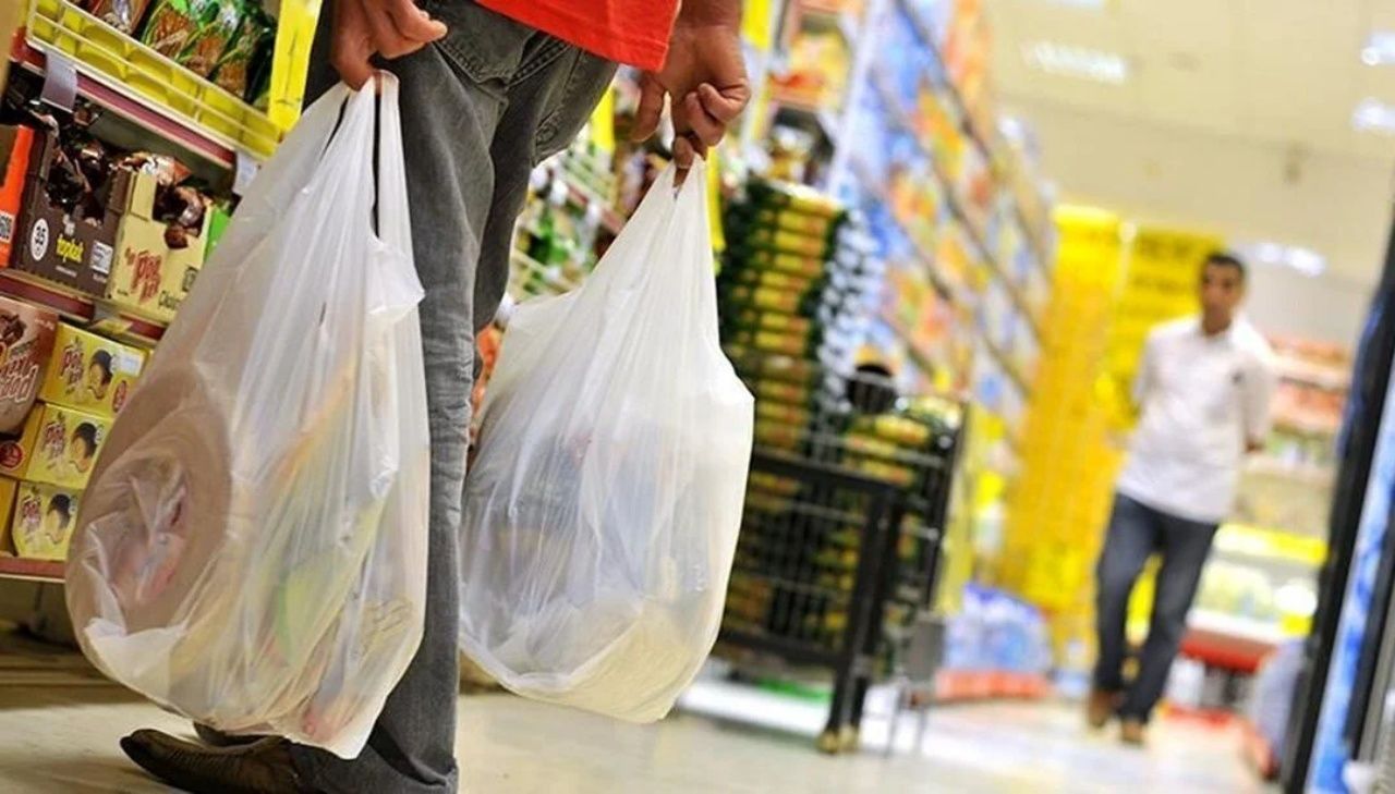 Artık 25 kuruş değil! Market poşetlerine yüzde 44 zam geldi 1
