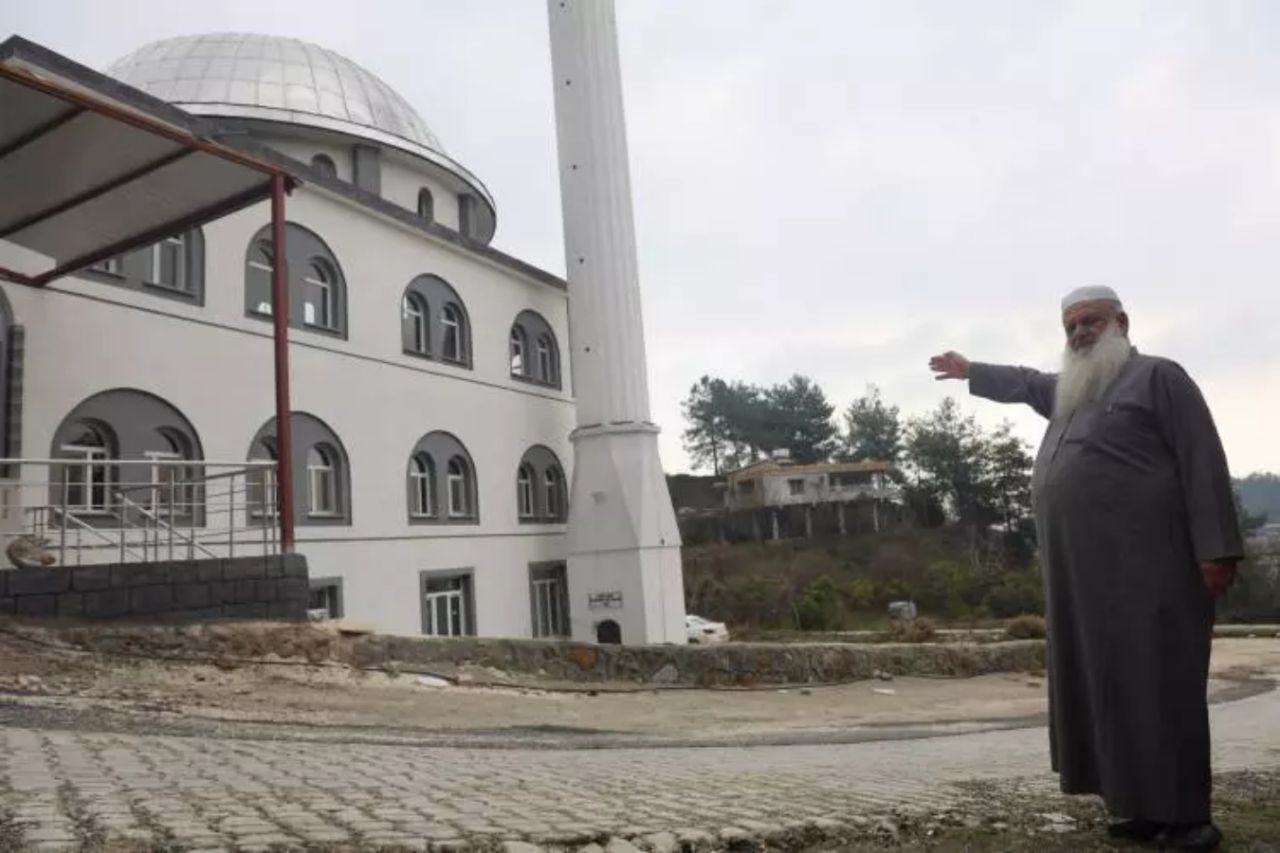 Suriyeli hayırsever Türkiye'ye cami yaptırdı! "Türkiye, Suriyeliler için büyük hayırlar yaptı. Türkiye için bir şey yapmak istedim." 1