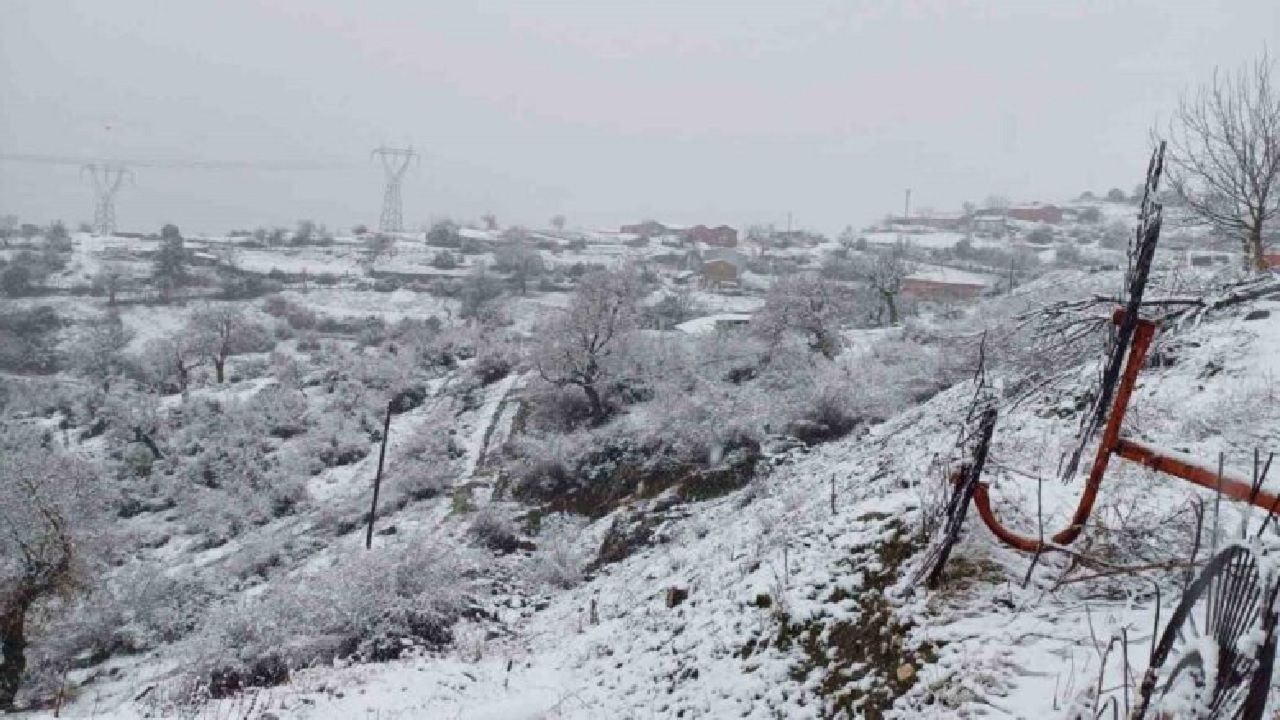 Yurttan kar manzaraları! Çanakkale, Antalya, Mersin ve Denizli'de kar yağışı etkili oldu! 4