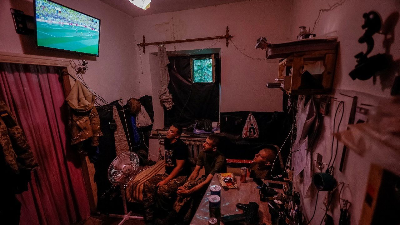 Savaş, kurgu, yaşam, sanat ve insanlık! İşte 2024 yılına damga vuran fotoğraflar... 12