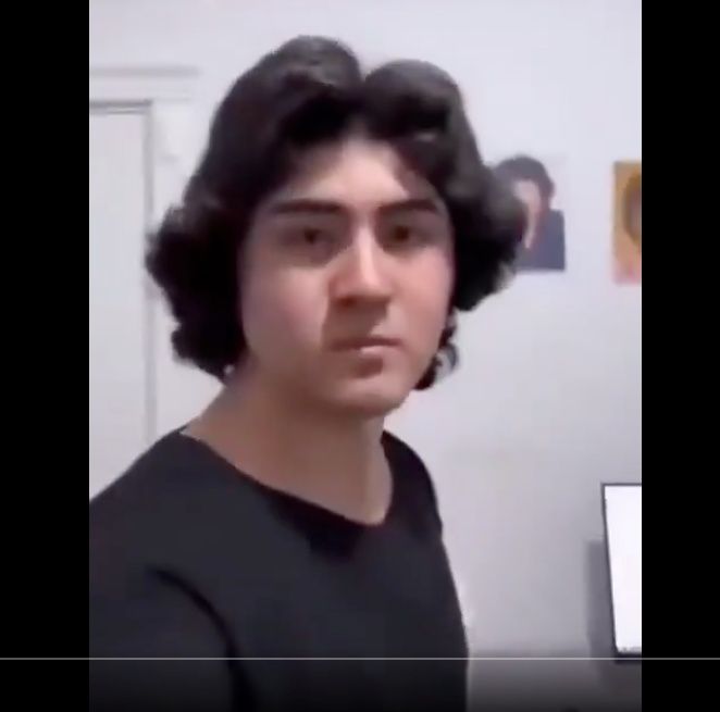 Ferdi Tayfur hayranı olan Talha Siraç Ünlü’den skandal hareket! Kuran-ı Kerim'in üzerine oturdu! Gözaltına alındı! 2