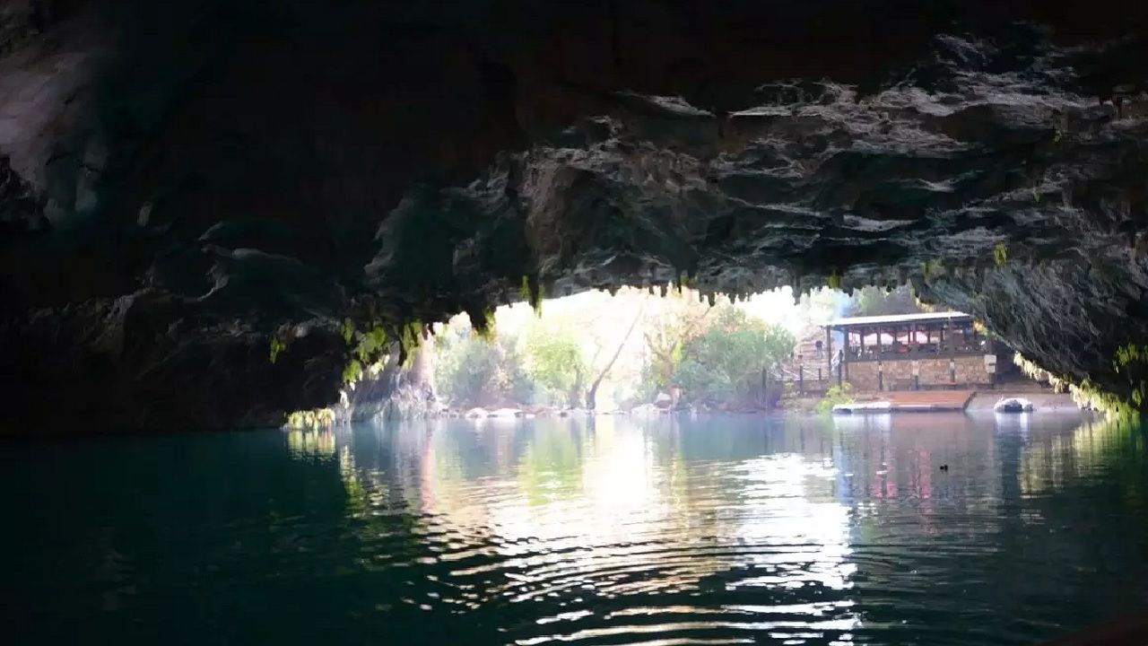 Yağışlar sebebiyle kapatılmıştı! Doğa harikası Altınbeşik Mağarası yeniden ziyarete açıldı... 2