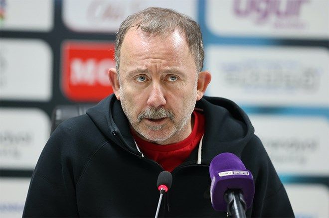 Sergen Yalçın önce Galatasaray'ı topa tuttu sonra demediğini bırakmadı: Herkes bu sözleri konuşuyor... 1