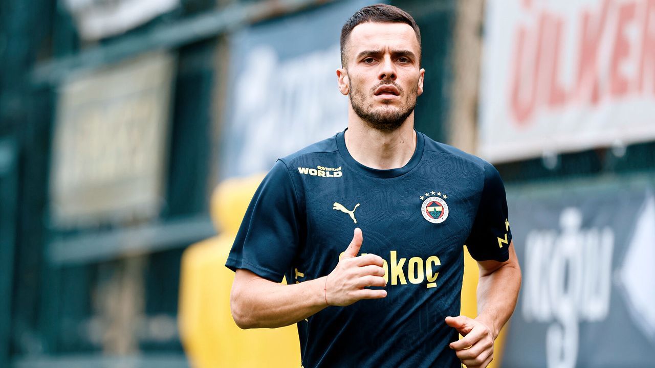 Fenerbahçe'nin Hatayspor maçı ilk 11'i belli oldu! Jose Mourinho Edin Dzeko'yu feda etti: 2025 yılında forvet o isme emanet 7