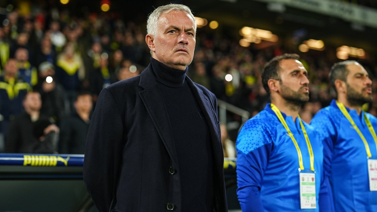 Jose Mourinho devreye girdi ve ikna etti! Fenerbahçe'de 52 milyon euroluk Portekizli yıldız geliyor: Bitti bu iş! 1