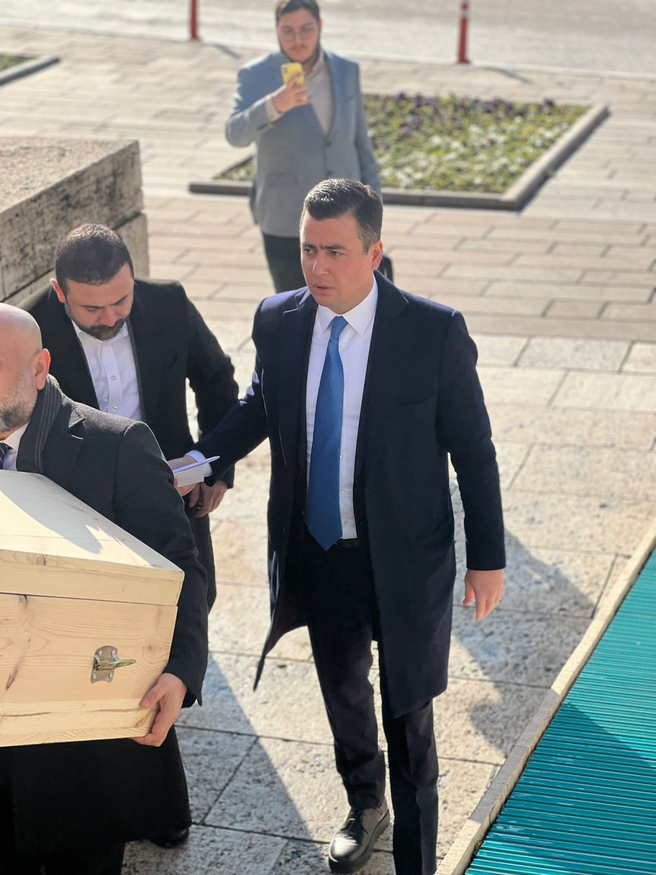 Milletvekili Osman Gökçek, Meclis'e tabutla geldi! Ankara'da kefen ve cenaze torbası vurgunu! 5