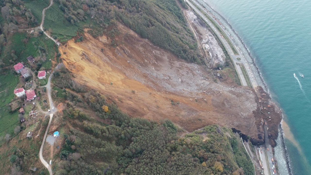 Karadeniz'de her an 6.6 büyüklüğünde deprem olabilir! Jeoloji mühendisinden heyelanlar sonrası korkutan uyarı! 1