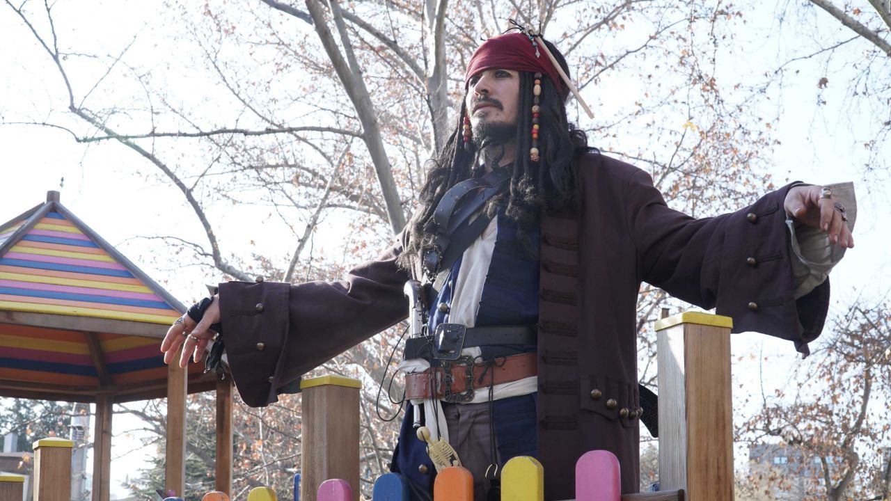 Jack Sparrow Ankara'da! Görenler şaşırdı... Kimi fotoğraf çektirdi kimi ise eğlendi! 2
