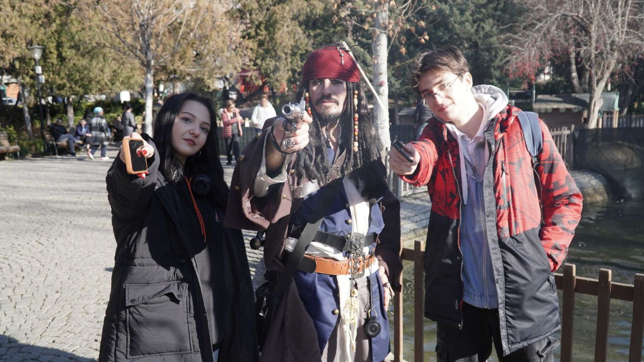 Jack Sparrow Ankara'da! Görenler şaşırdı... Kimi fotoğraf çektirdi kimi ise eğlendi! 5