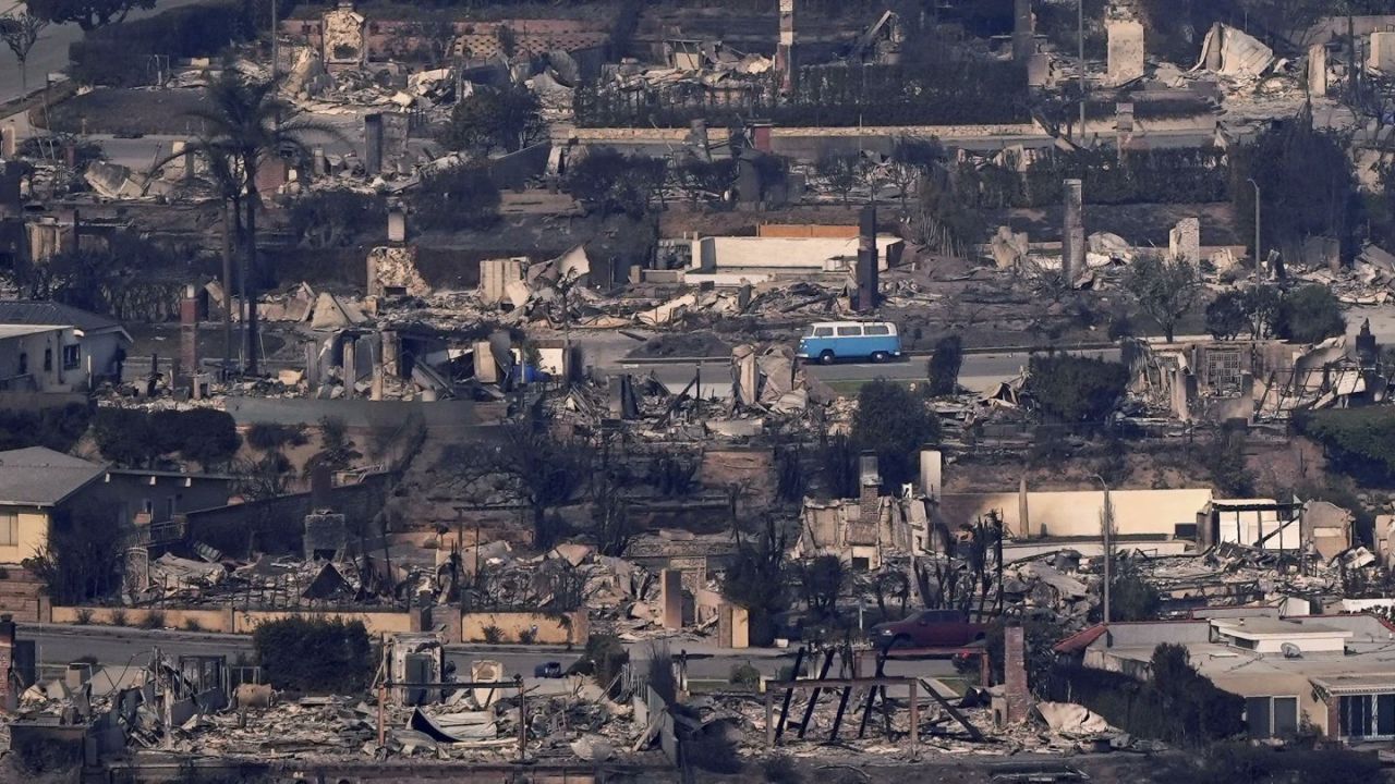 Los Angeles yangınından 5 ay önce dikkat çeken hareketlilik! Sigorta şirketleri peş peşe çıkardı... 5