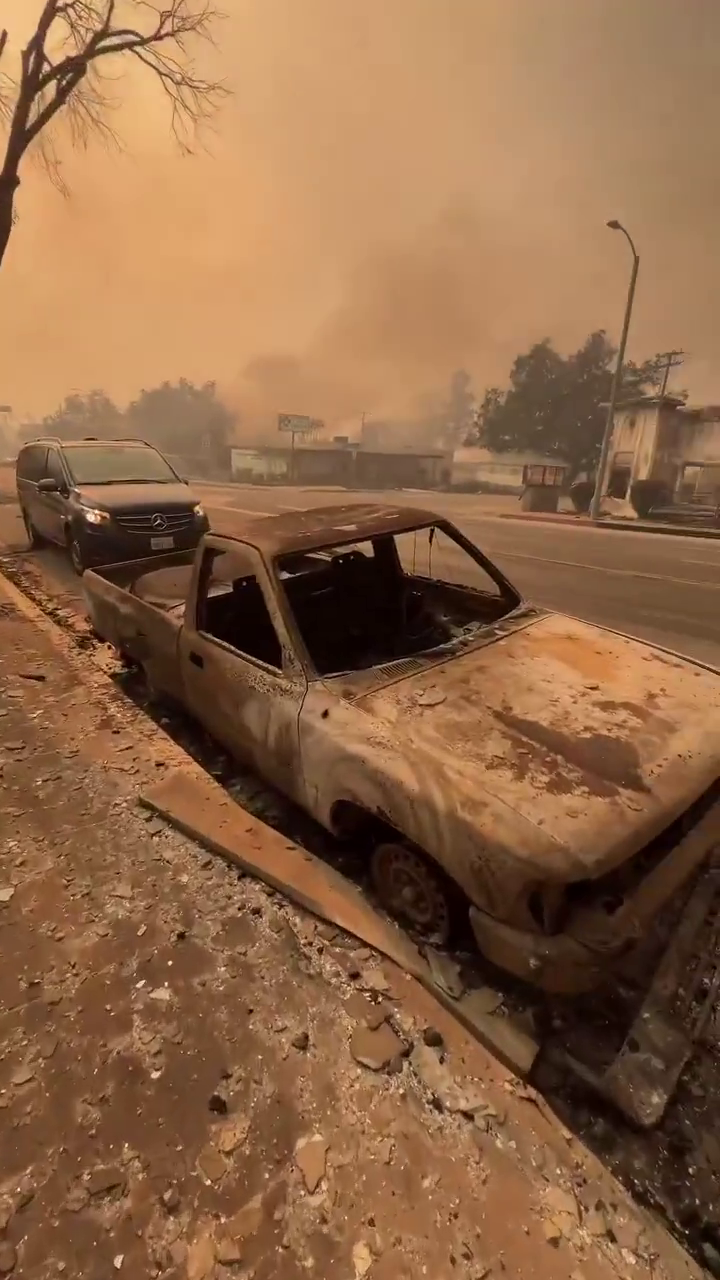 Orta Doğu değil ABD! Los Angeles yangınları sonrası çekilen görüntü şoke etti! 5